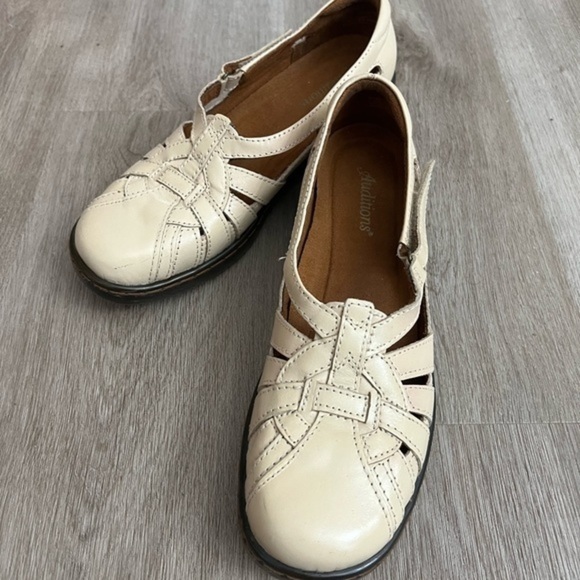 Reflections Everyday Sensible Shoes in Cream - Picture 7 of 14